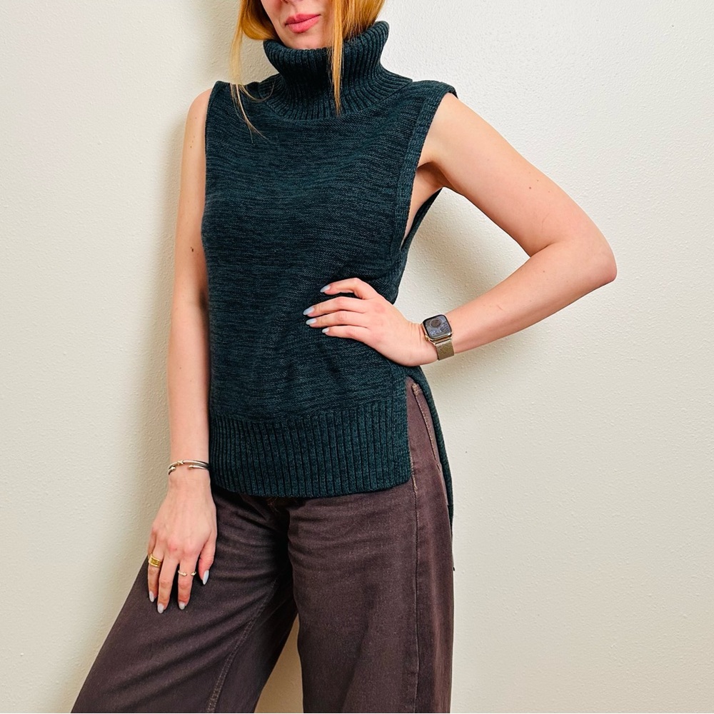 NWT Banana Republic Marled Sleeveless Vented High Low Hem Turtleneck Sweater Top